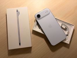 Apple iPhone Air 256 GB, Sky Blue, 6.50", Dual SIM, 5G